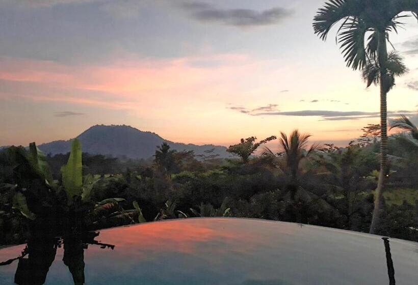 חדר דלוקס עם מרפסת, Surya Shanti Villa Sidemen