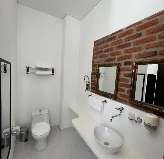 מיטת קינג בסוויטה, The Orange House Santa Marta