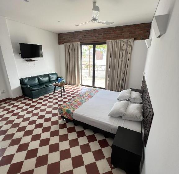 מיטת קינג בסוויטה, The Orange House Santa Marta