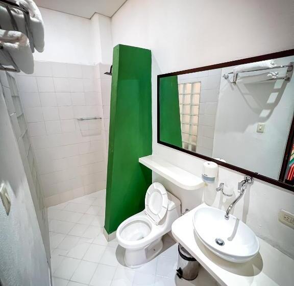 חדר קלאסי לארבעה, The Orange House Santa Marta