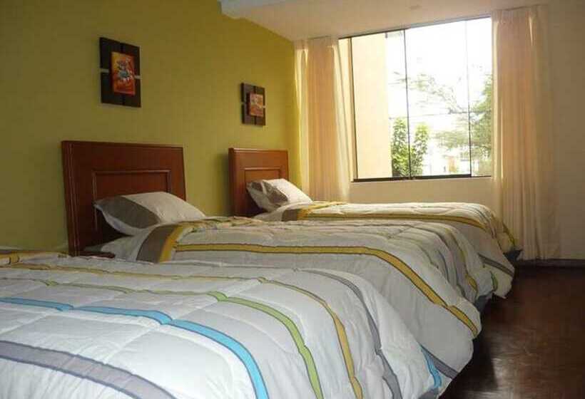 Quarto Triplo Estandar, Sevilla House