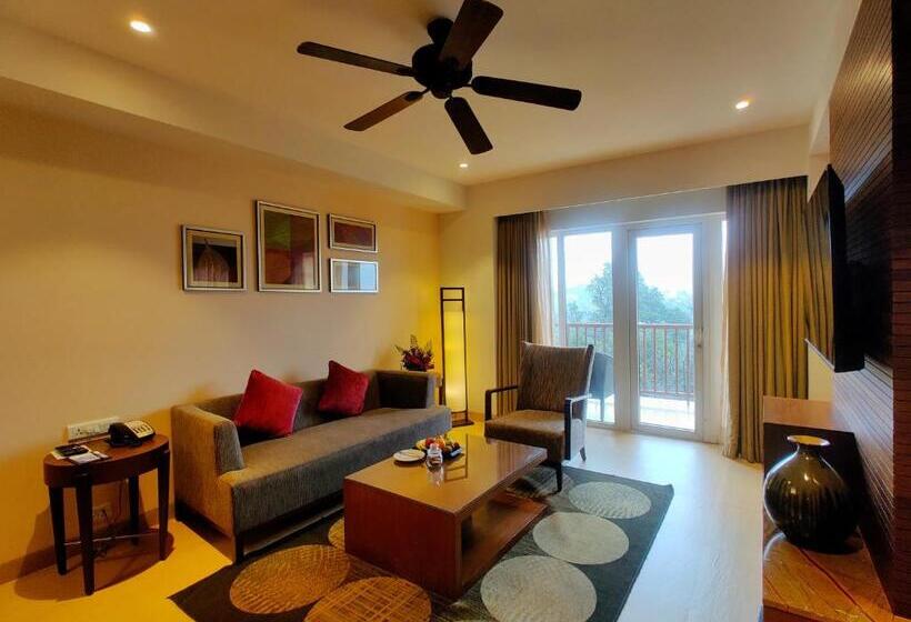 经典套房, Fariyas Resort, Lonavala