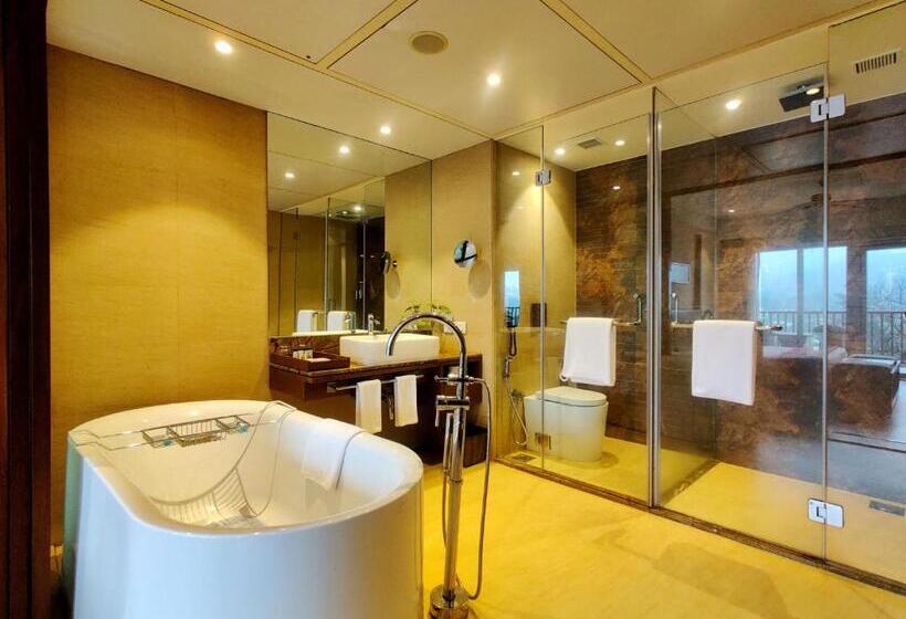 经典套房, Fariyas Resort, Lonavala