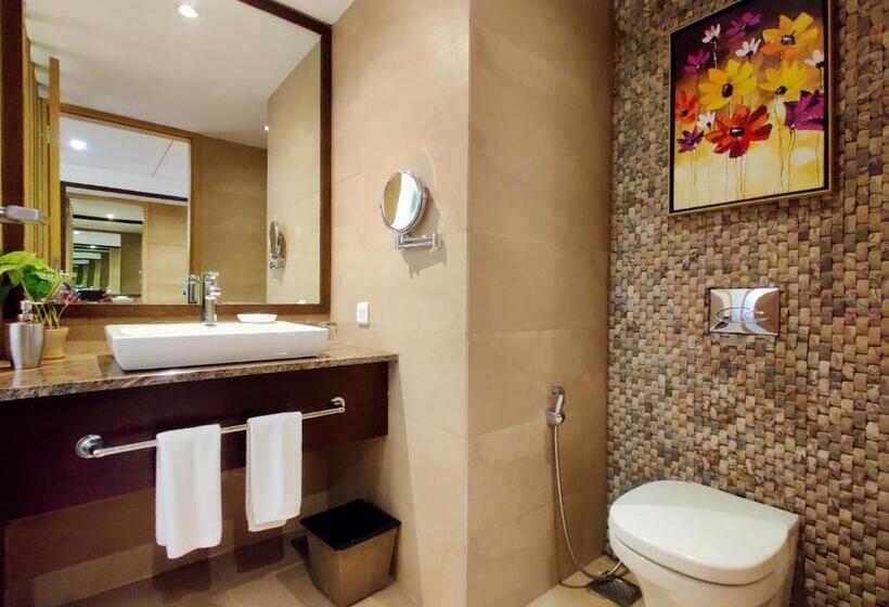 经典套房, Fariyas Resort, Lonavala