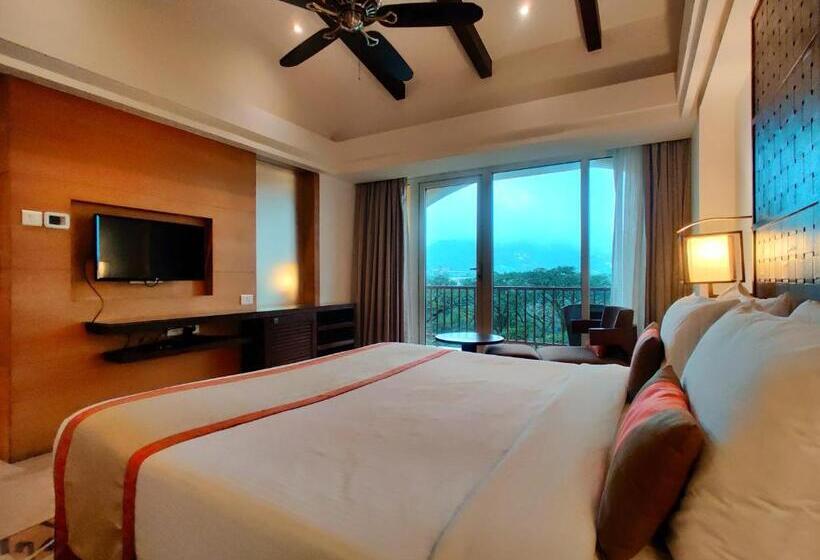 经典套房, Fariyas Resort, Lonavala