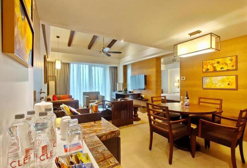 经典套房, Fariyas Resort, Lonavala