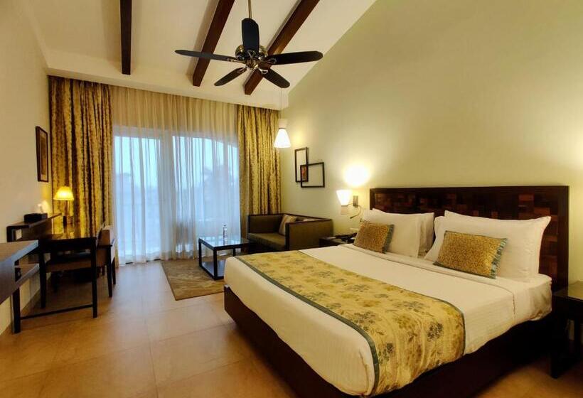 带大床的经典房间, Fariyas Resort, Lonavala