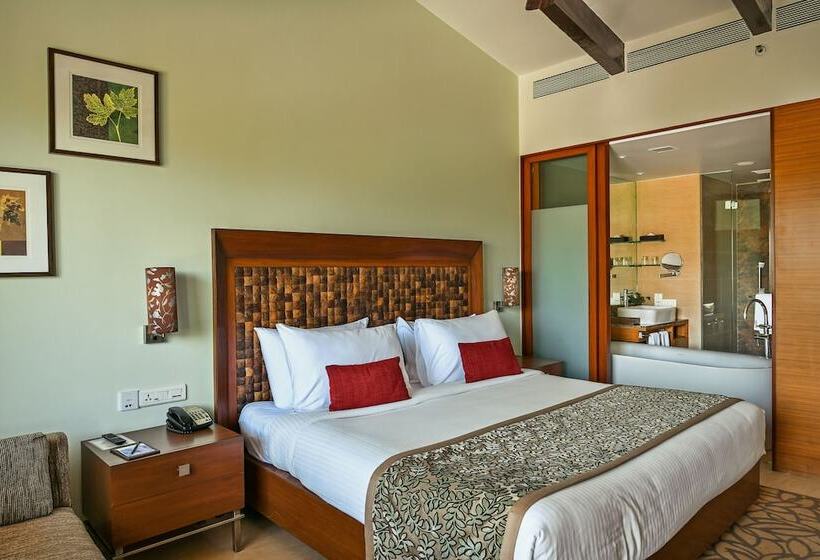 古典房间, Fariyas Resort, Lonavala