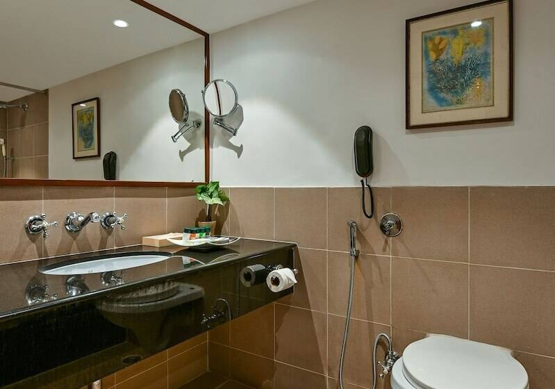 小型套房, Fariyas Resort, Lonavala