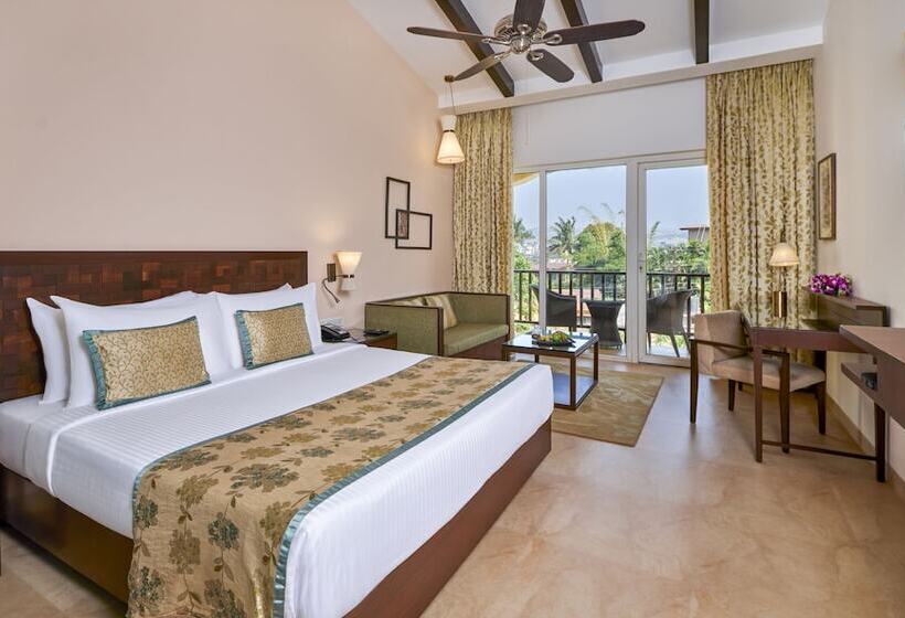 带大床的经典房间, Fariyas Resort, Lonavala