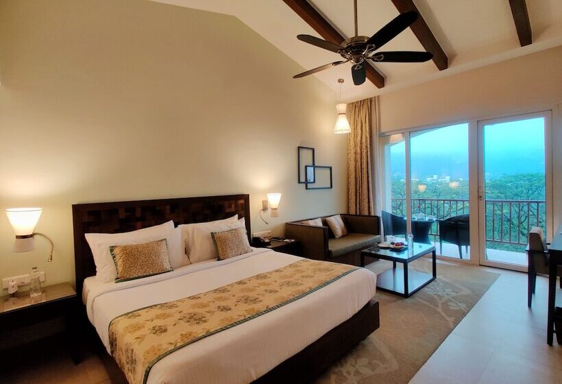 Номер Классика Кровать Кинг, Fariyas Resort, Lonavala