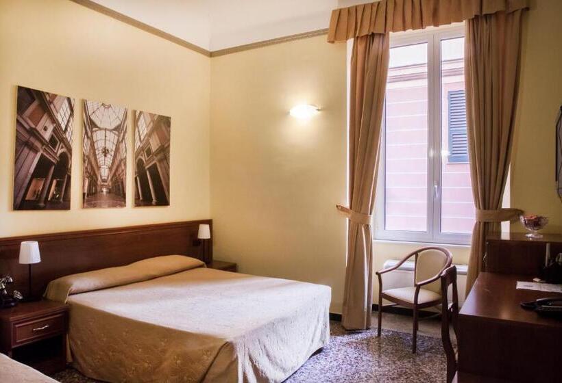 Standard Szoba, Actor