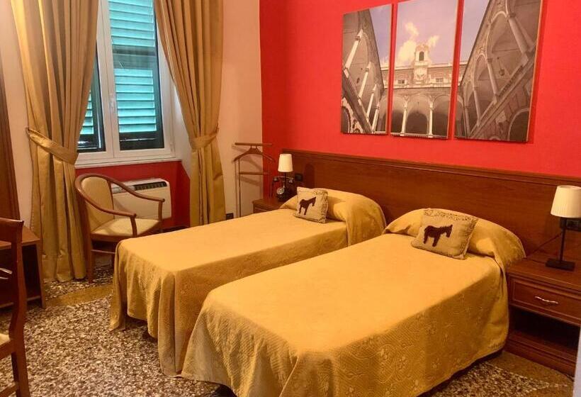 Standard Szoba, Actor