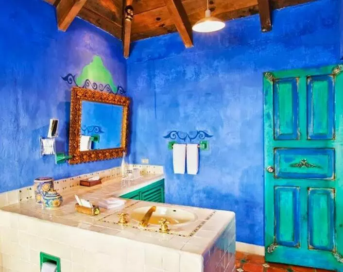 Suite with lake view, Casa Palopo