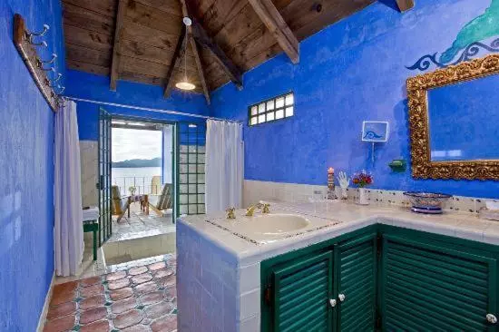 Suite with lake view, Casa Palopo