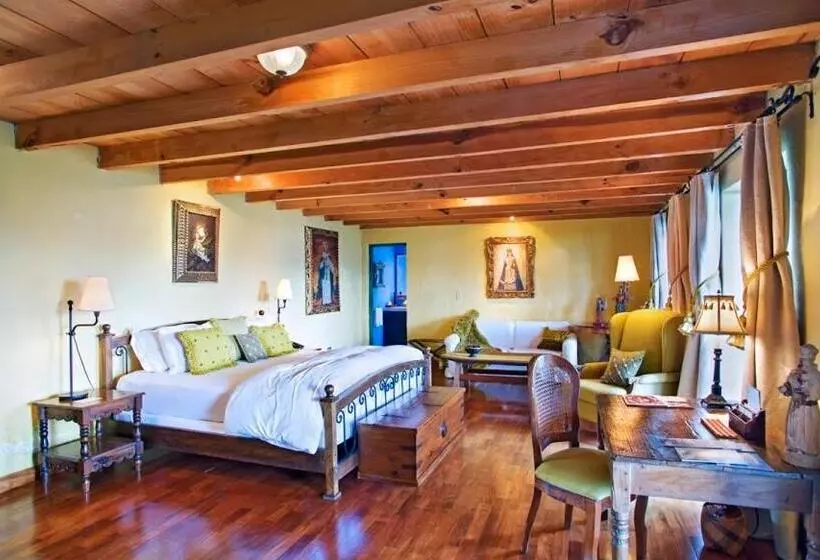 سوئیت با بالکن, Casa Palopo