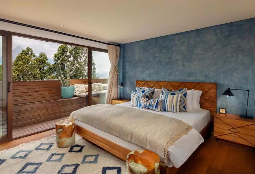اتاق لوکس با تخت بزرگ, Casa Palopo