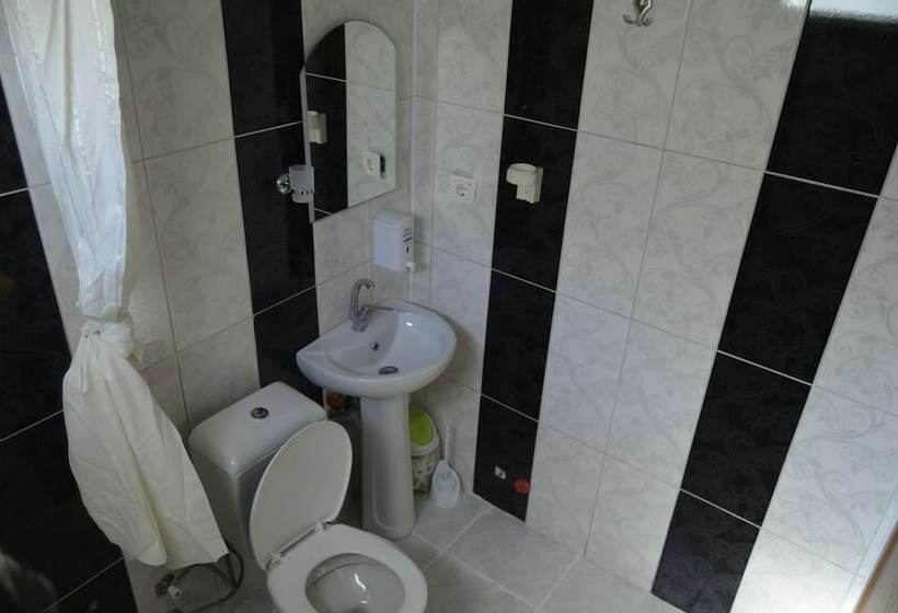 اتاق اکونومی, Eliz Butik