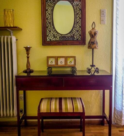 סוויטה עם נוף לעיר, Mato