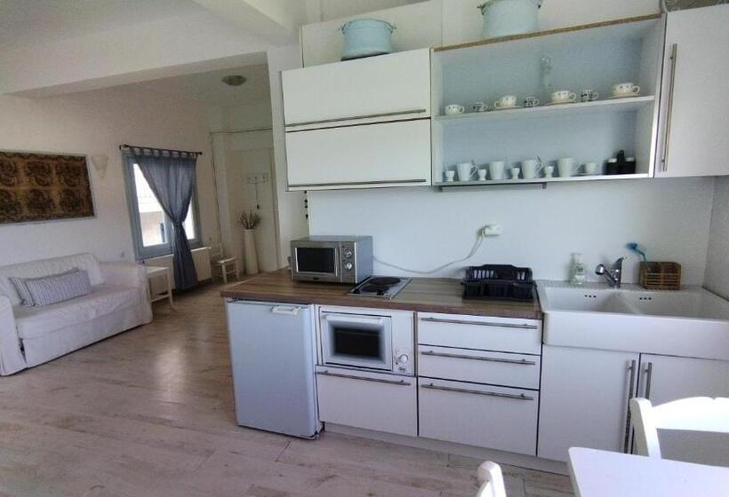 Студия Deluxe, Mato