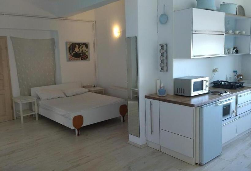 디럭스 스튜디오, Mato