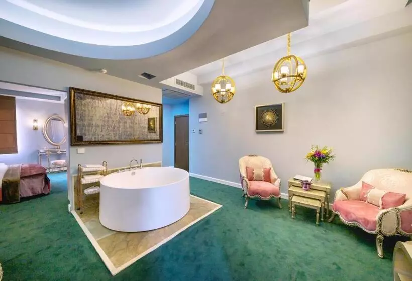 סוויטה דלוקס, Phoenicia Comfort