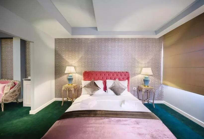 סוויטה דלוקס, Phoenicia Comfort