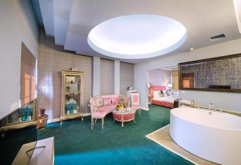 סוויטה דלוקס, Phoenicia Comfort