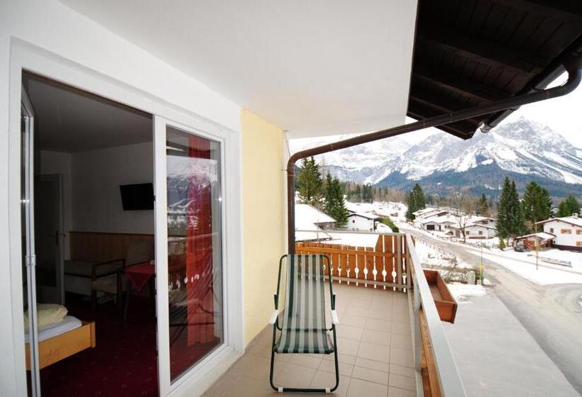 四人标准间, Tannenhof