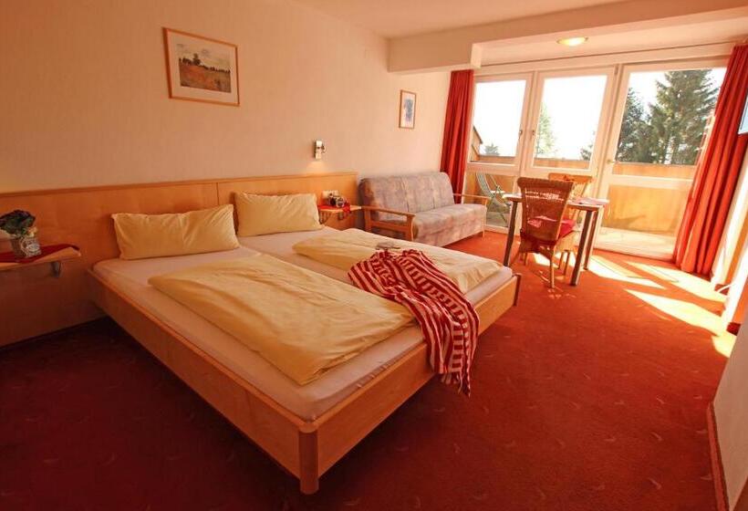 标准三人间, Tannenhof