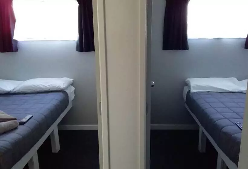 اتاق استاندارد با سرویس بهداشتی مشترک, Microtel Lodge Hamilton Hostel