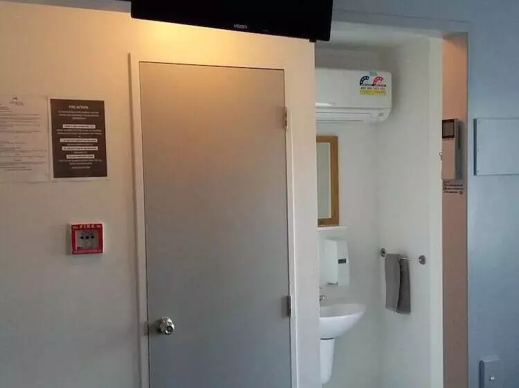 اتاق راحتی سه تخته, Microtel Lodge Hamilton Hostel