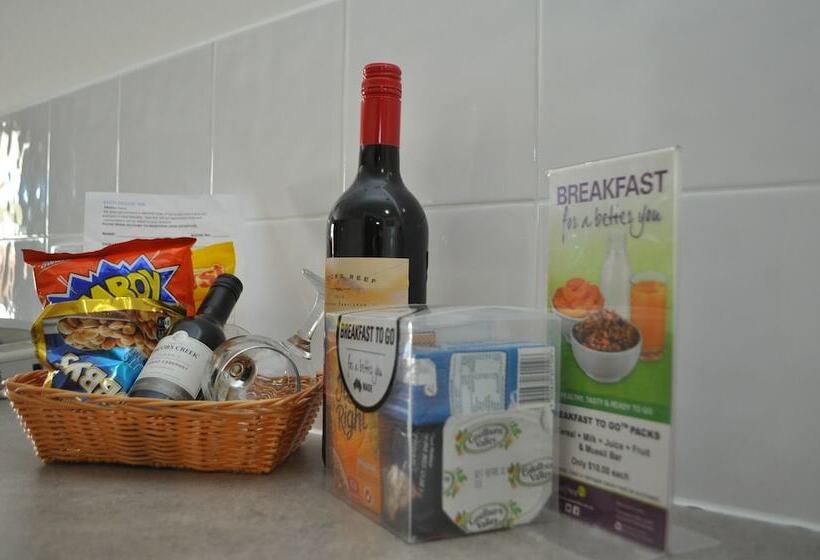 Номер Стандарт, Keith Motor Inn