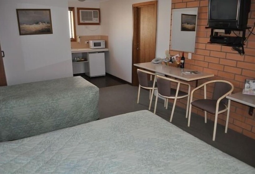 Семейный Номер, Keith Motor Inn