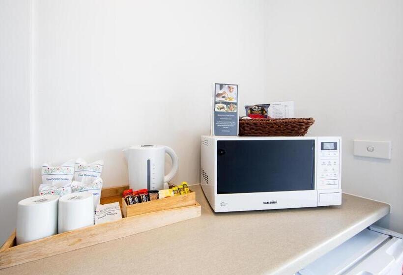 غرفة قياسية فردية, New England Motor Lodge