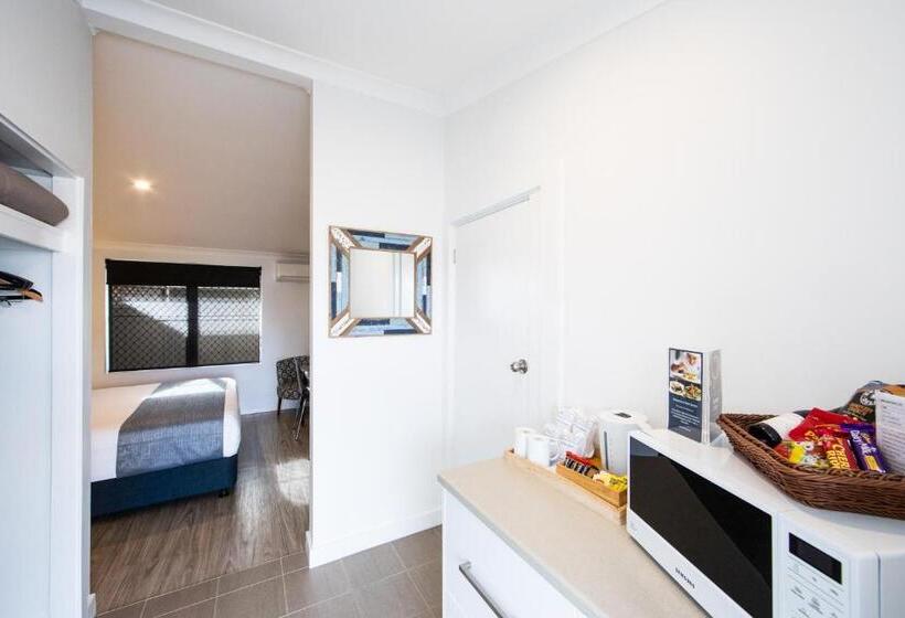 غرفة قياسية سرير كينج, New England Motor Lodge