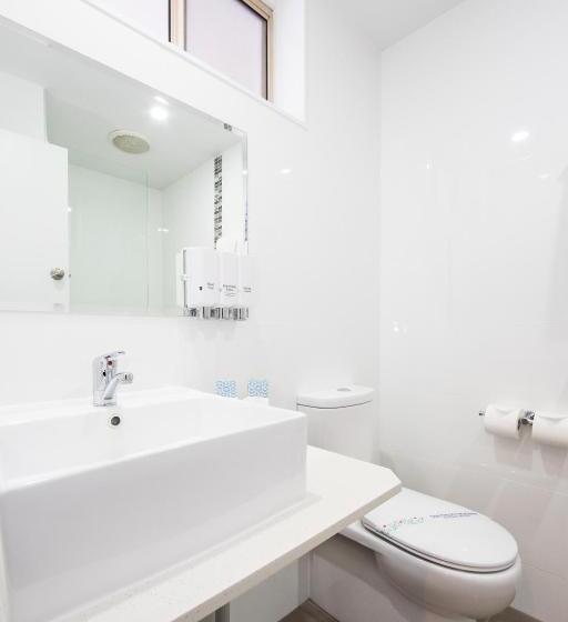 غرفة قياسية سرير كينج, New England Motor Lodge