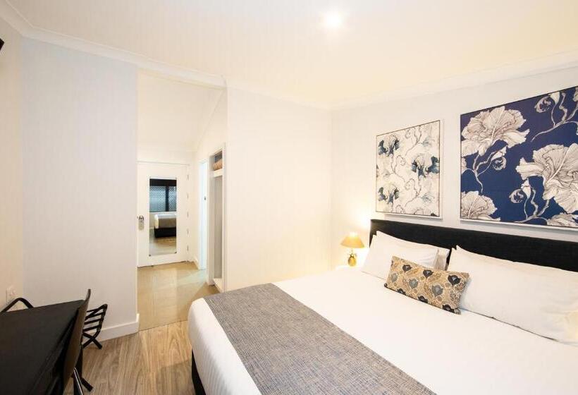 غرفة قياسية سرير كينج, New England Motor Lodge