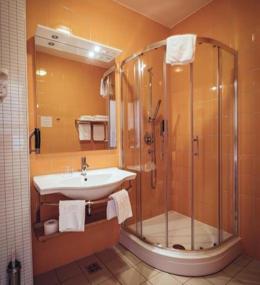 اتاق خانوادگی, Pohorje Village Wellbeing Resort Forest Hotel Videc