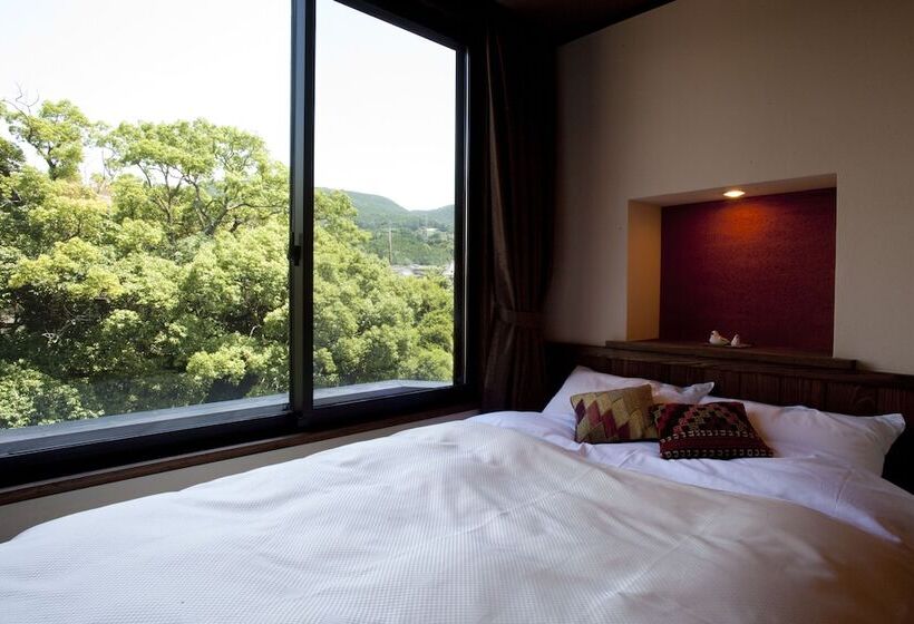 Camera Standard, Ryokan Oomuraya