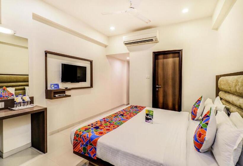 Trzyosobowy Executive, Summit