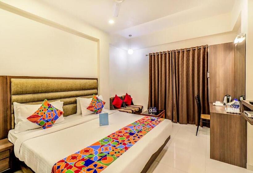 Trzyosobowy Executive, Summit