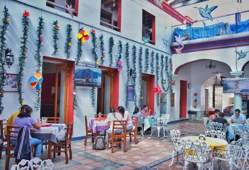 اتاق خانوادگی, Aurora