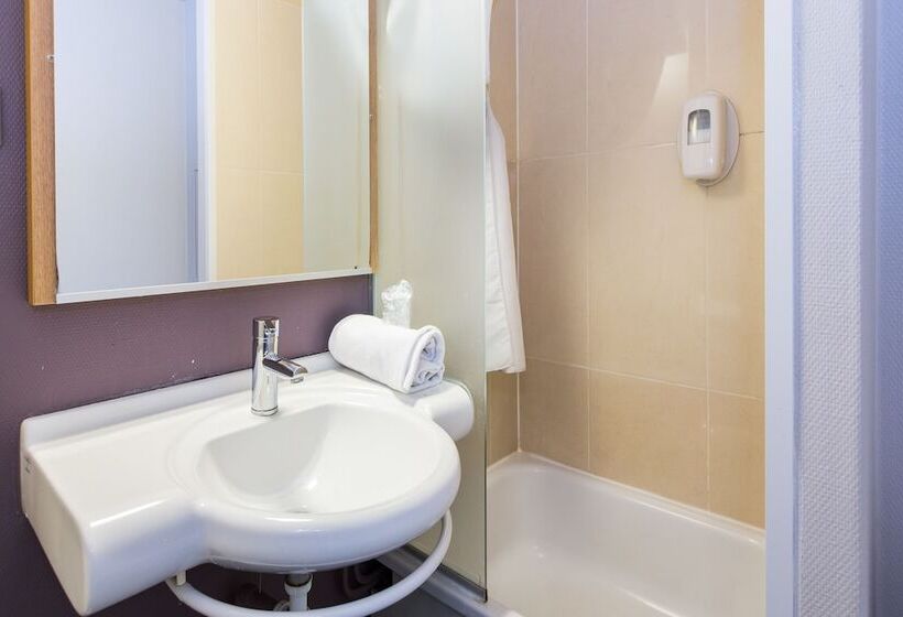Четырехместный Номер Стандарт, B&b Hotel Rennes Sud Chantepie