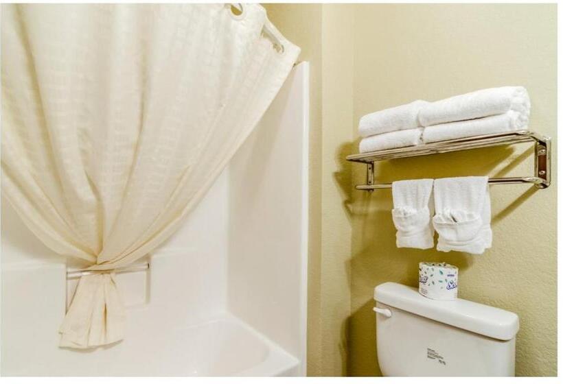 غرفة ديلوكس سرير كينج, Cobblestone Inn & Suites  Cambridge