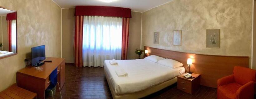 四人标准间, Forum