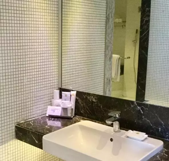 スイート, Golden Tulip Vasundhara