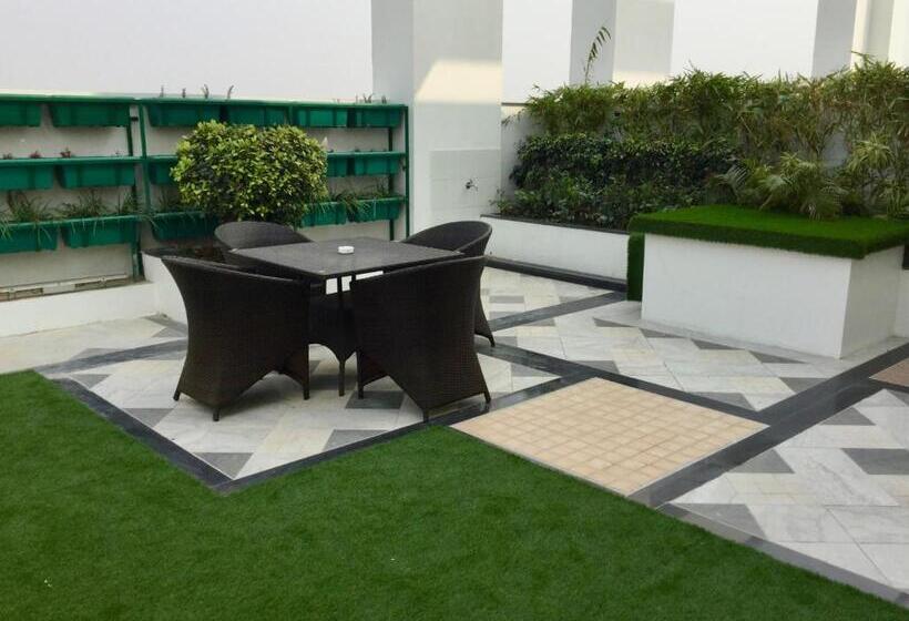 سوییت, Golden Tulip Vasundhara