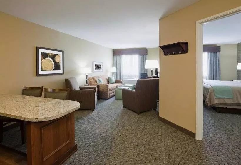 キングサイズベッドのスイートルーム, Grandstay Hotel & Suites Morris