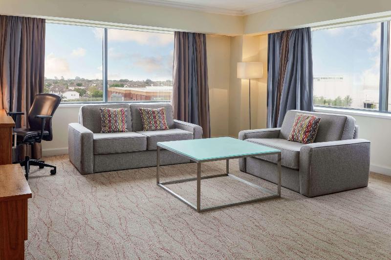 جناح لذوى الاحتياجات الخاصة, Holiday Inn Express & Suites Golden, An Ihg